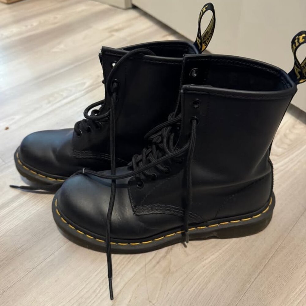 Doc Martens Dr Martens Womens Combat Boot Size 6